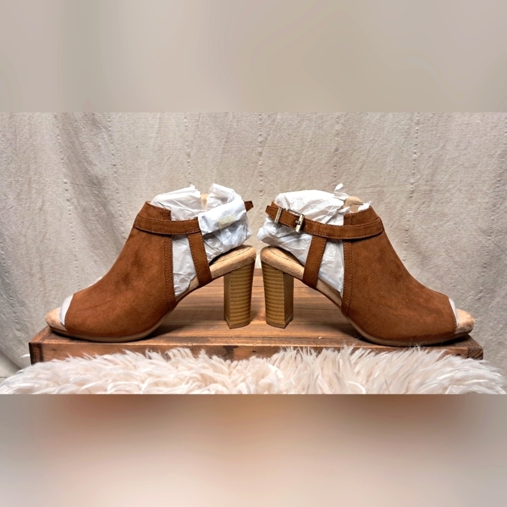 Giani Bernini Slingback Heeled Sandals NWT - Picture 3 of 7